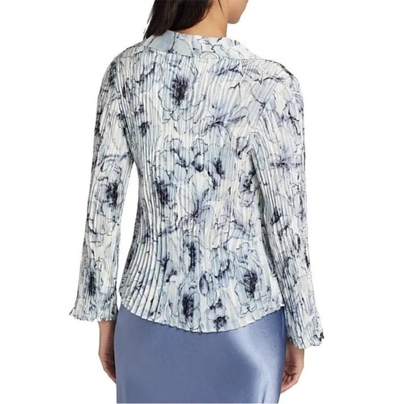 Vince Blouse Washed Lily Pleated Button Down in Pale Azure Blue - Picture 5 of 12